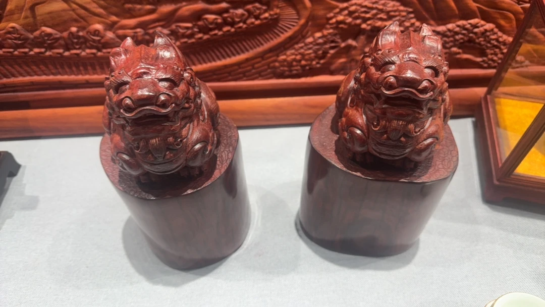 小叶紫檀貔貅招财大摆件