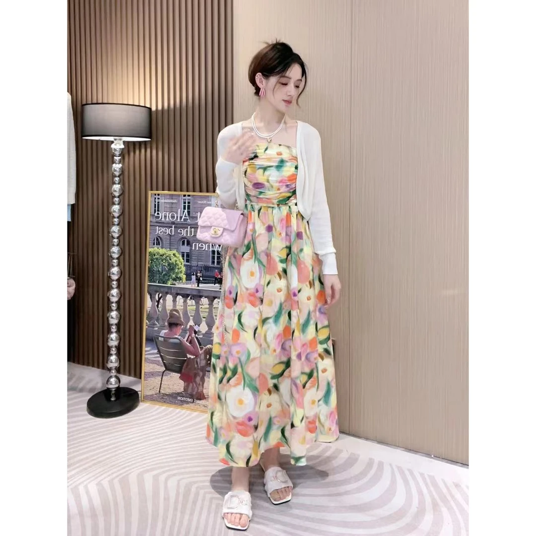 【花海约定】 茶歇法式油画吊带显瘦温柔气质度假风连衣裙洋气时尚
