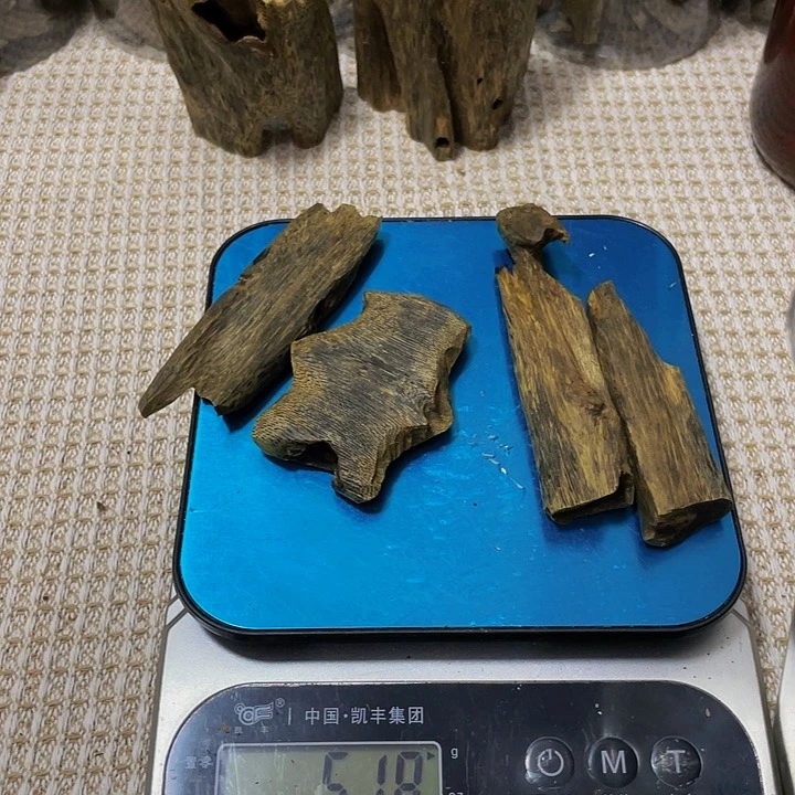 沉香缘**在棋楠块料多样性51.5克
