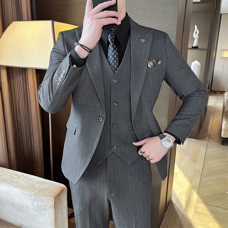 新款西服套装男 西装男士商务条纹西装三件套礼服结婚修身休闲