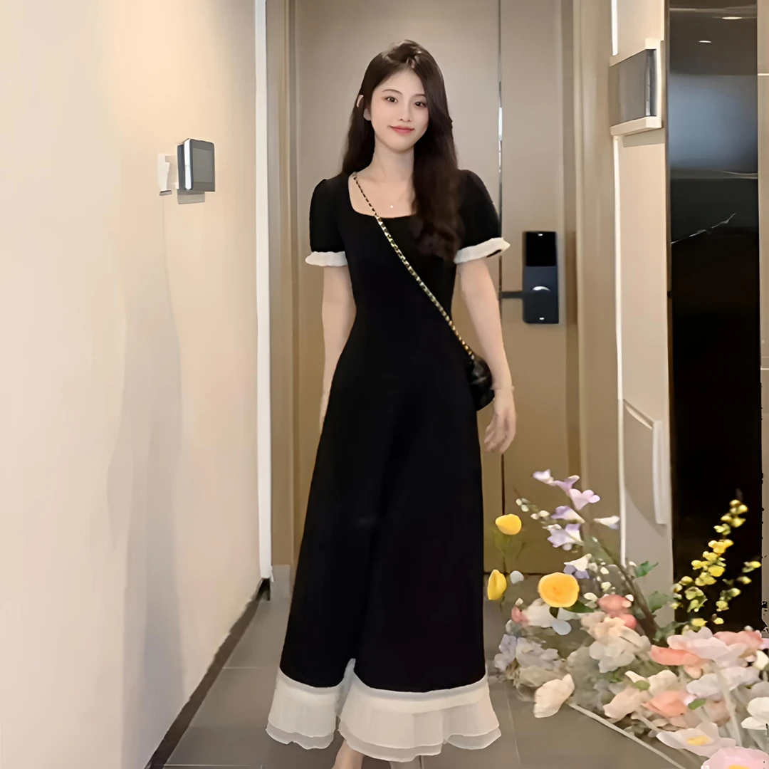 夏季时尚赫本风大码女装连衣裙胖妹妹拼接收腰藏肉显瘦小黑裙