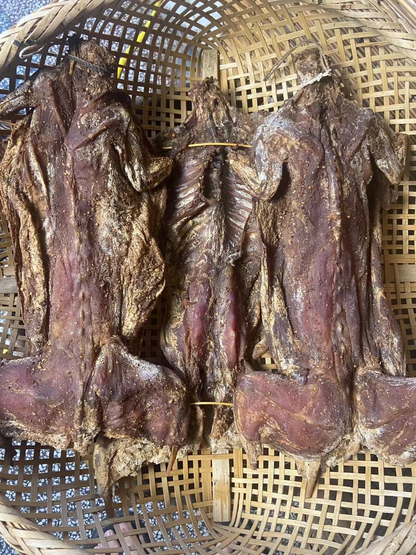 湖南怀化土特产腊兔整只柴火烟熏肉质食用自制兔肉风干腊兔冷藏肉