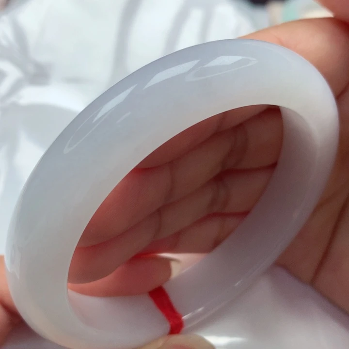 翡翠手镯未镶嵌白月光