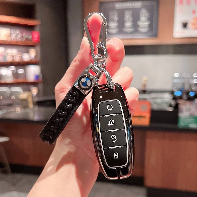 适用于2022款腾势d9钥匙套男士专用包女士改装腾势D9汽车金属壳扣