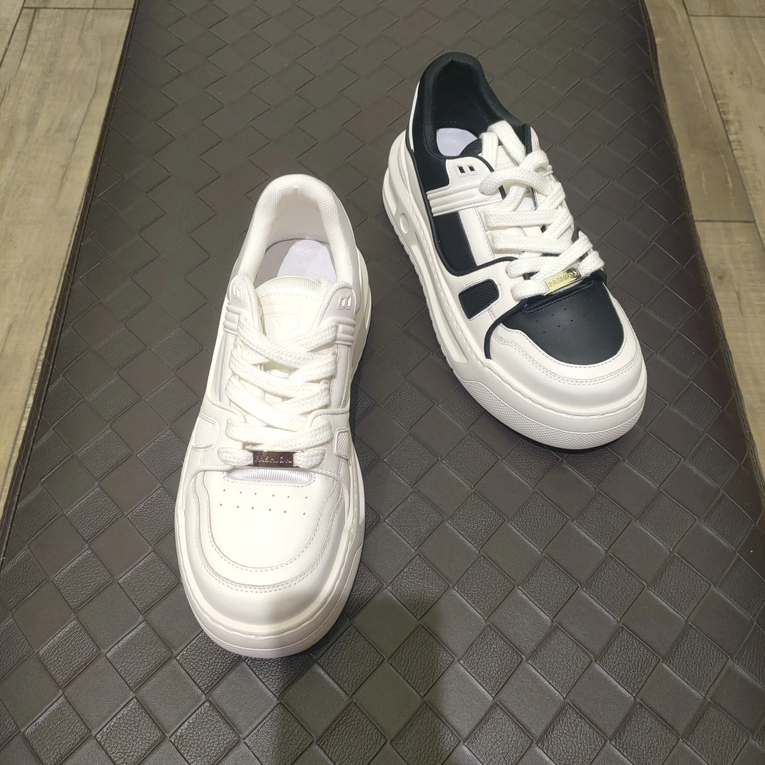 波斐a584-579秋季新款爆款时尚熊猫白情侣滑板鞋