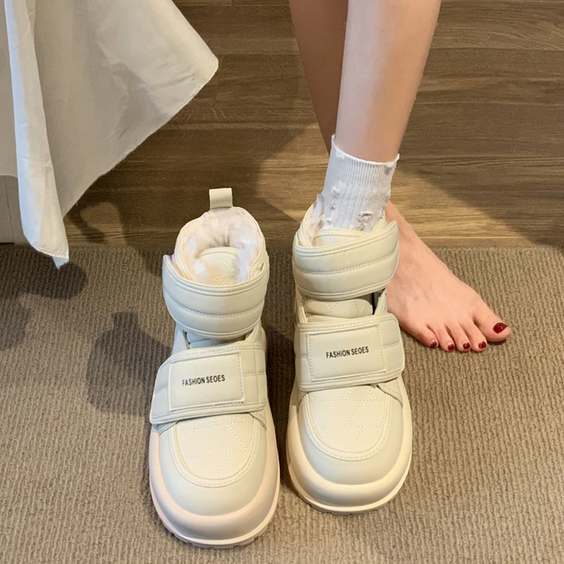 贾不假冬季棉鞋女2023年新款网红舒适百搭学生加绒保暖厚底雪地靴