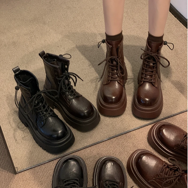 贾不假时装短靴女款2024秋新款英伦风厚底舒适百搭复古时尚休闲靴