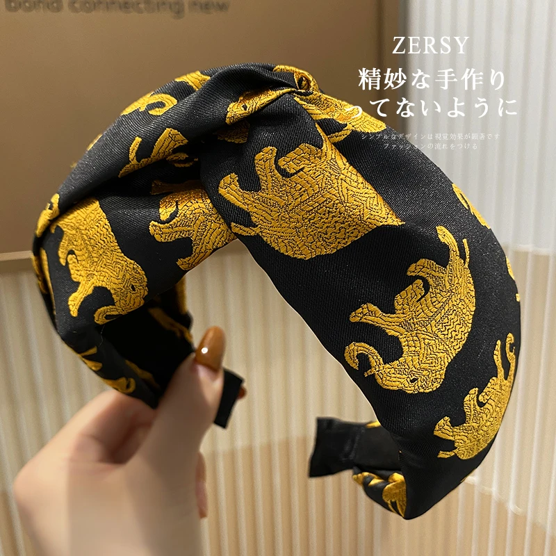 织锦缎面浮雕发箍女高级感洋气时尚交叉高颅顶显脸小头箍发捆发饰
