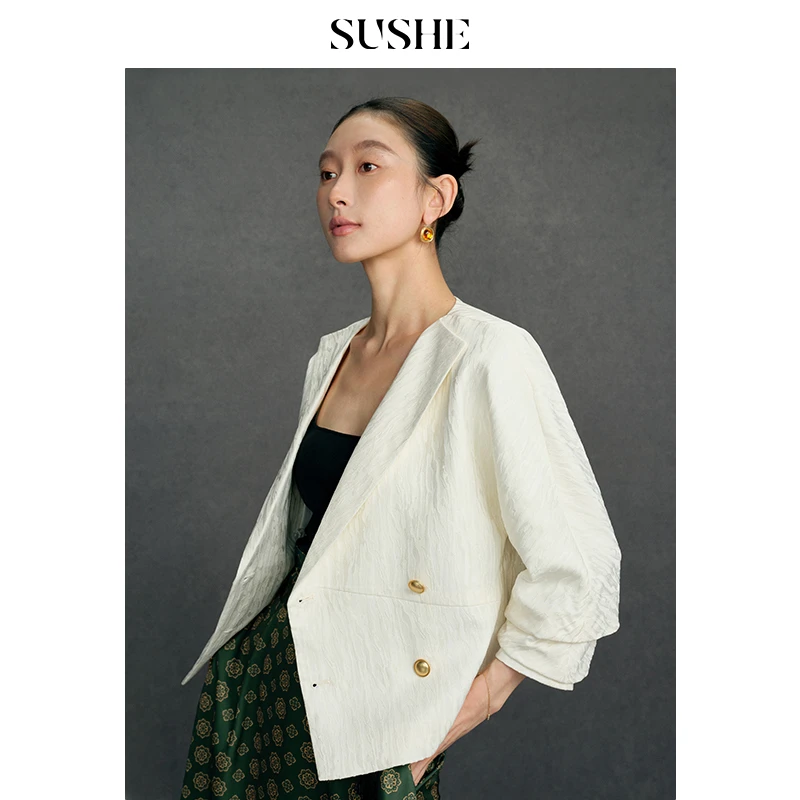 束皙SUSHE 年轮 树纹提花肌理 斜门襟褶皱短款收腰修身上衣女秋季