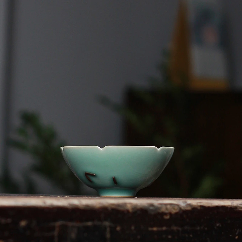 龙泉窑刘杰青瓷蚂蝗绊茶瓯复刻经典功夫茶具单杯葵口茶盏在山堂