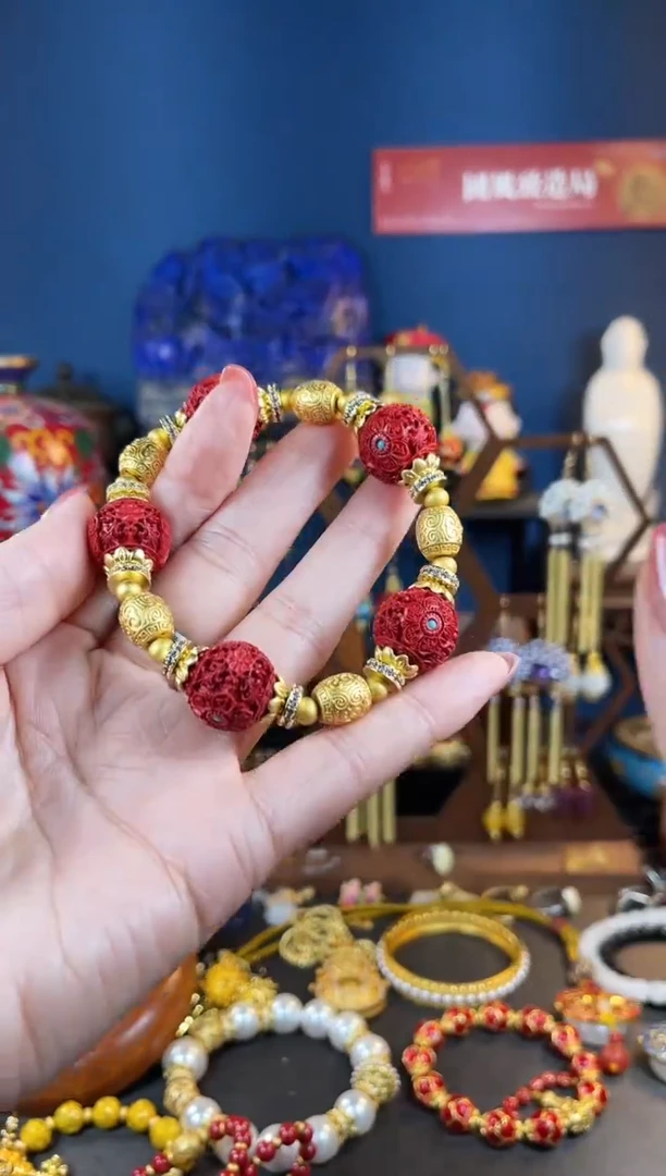 【闪购商品】红红满雕工设计师款手串