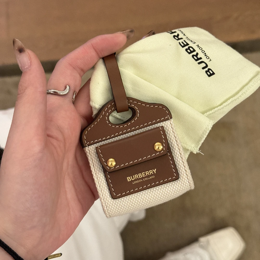 99新 BURBERRY/博柏利 藤象/包挂