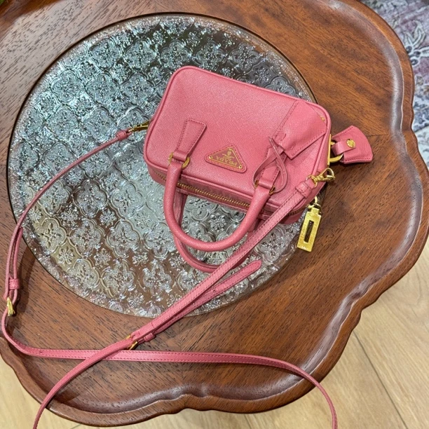 95新 Prada/普拉达 藤象/斜挎包