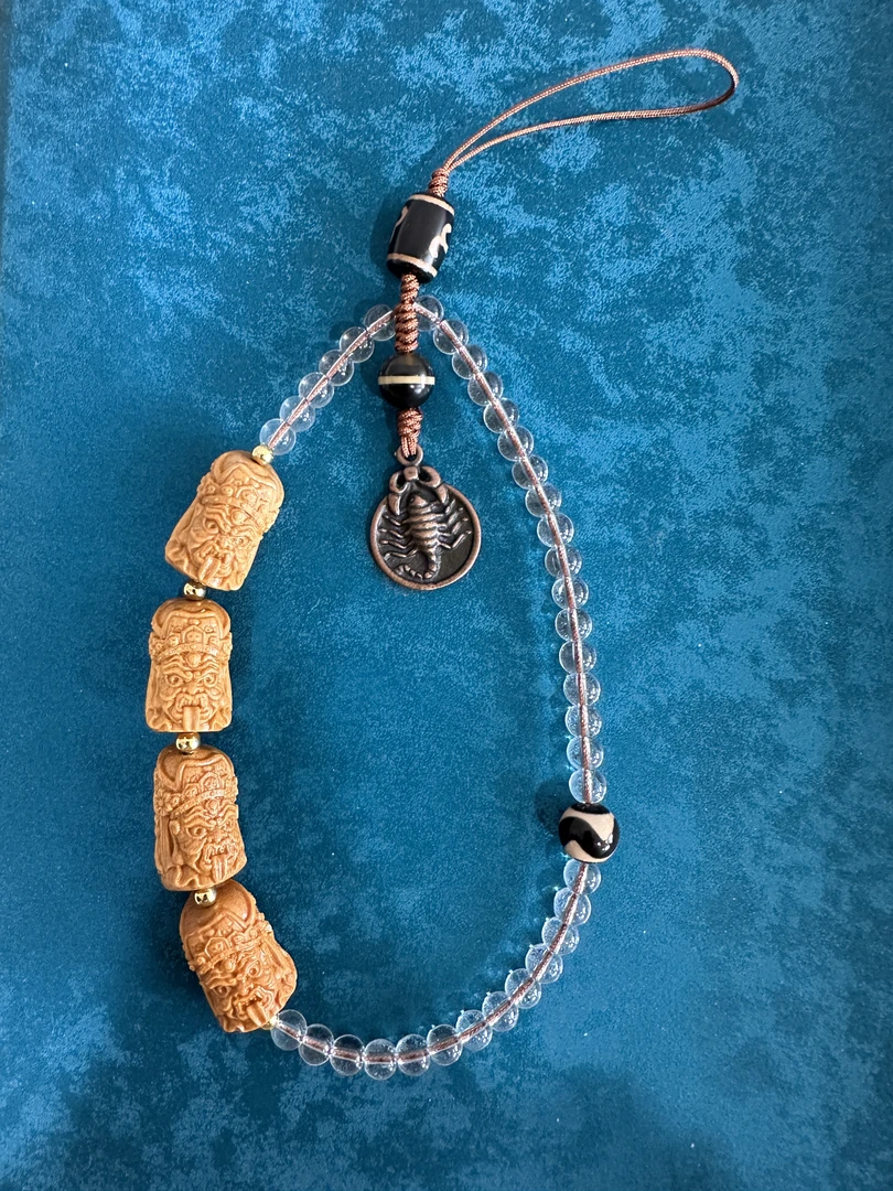 扎基拉姆白水晶手机挂