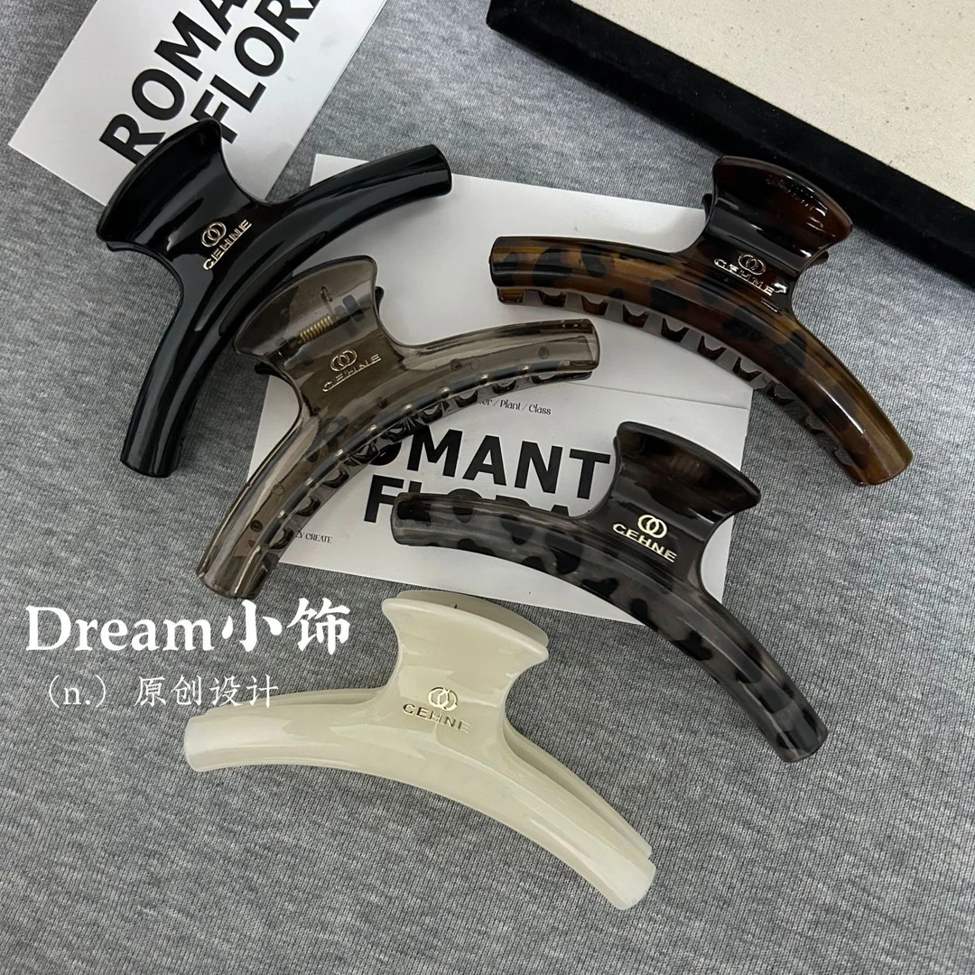 简约字母盘发器大号新款发夹时尚后脑勺鲨鱼夹百搭抓夹发饰女