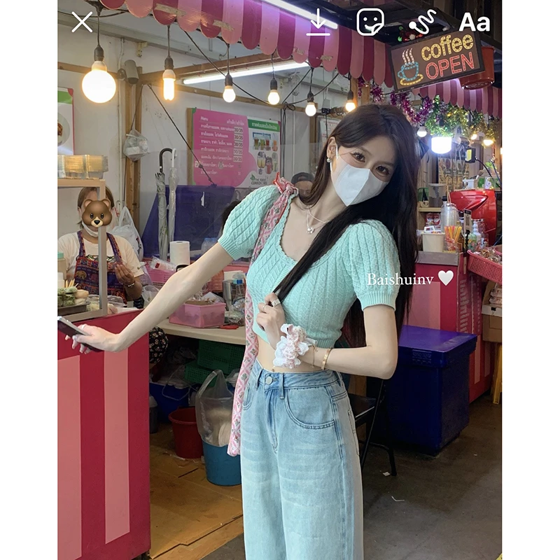 白水女【春季清仓款】奶油泡芙~方领泡泡袖针织上衣B3039402