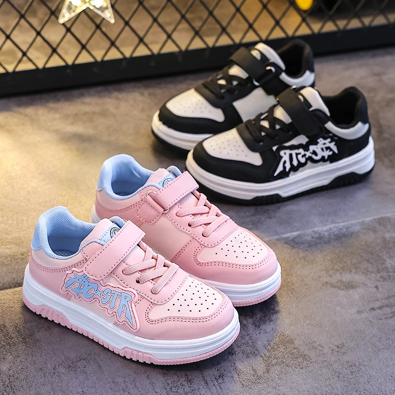 现货女童鞋子2025春季儿童休闲小白鞋男孩时尚卡通运动板鞋中大童