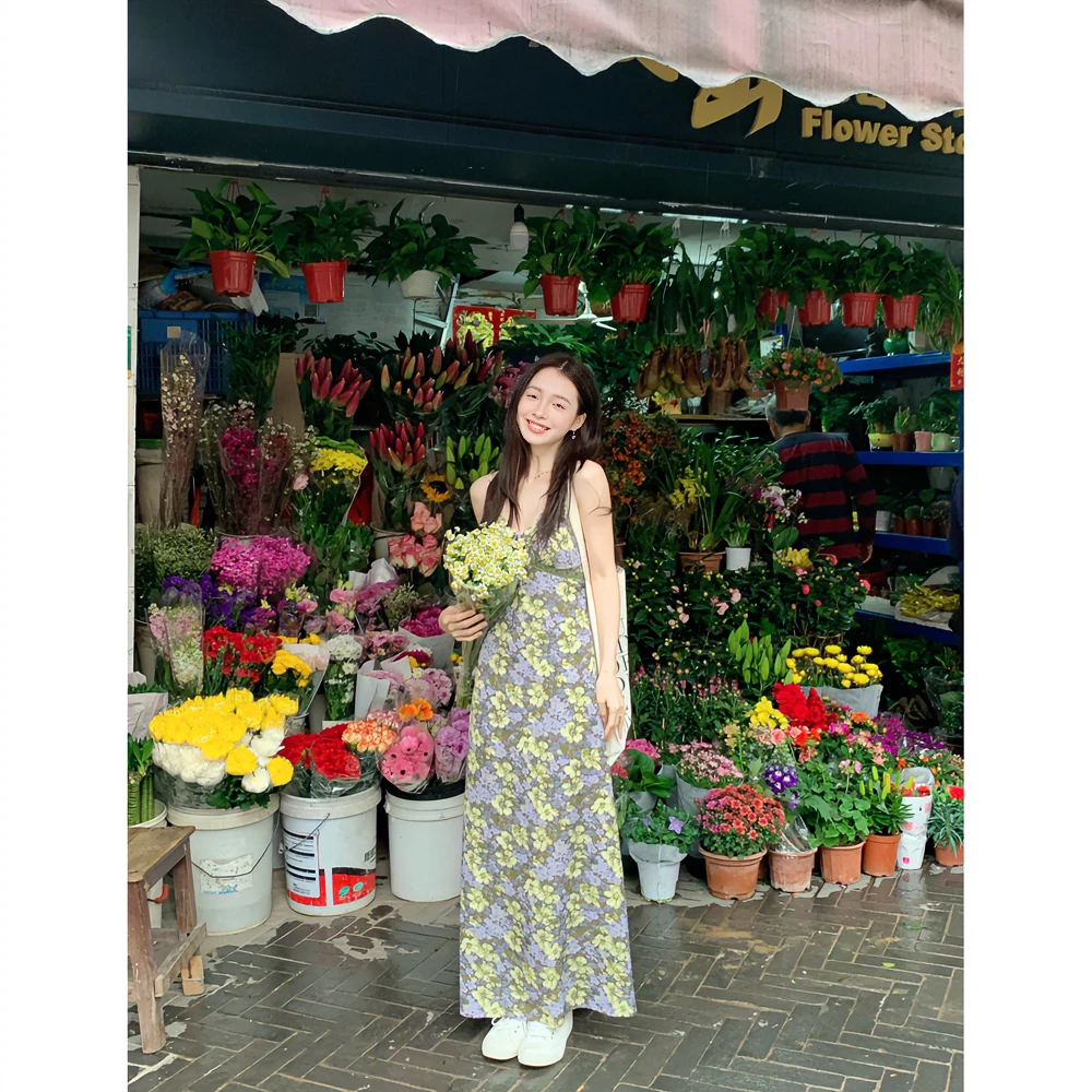 青青&甜味乔巴《春游日记》绿色碎花显瘦初恋感印花温柔v领连衣裙
