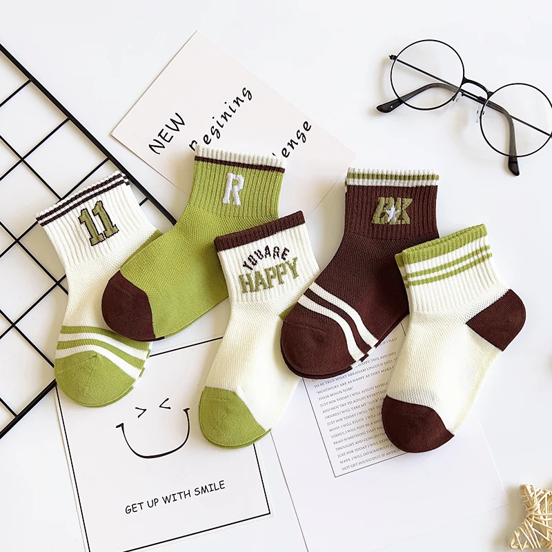 爱嘀嗒儿童袜子春夏季薄款网面美拉德色系男女童学生运动短筒潮袜