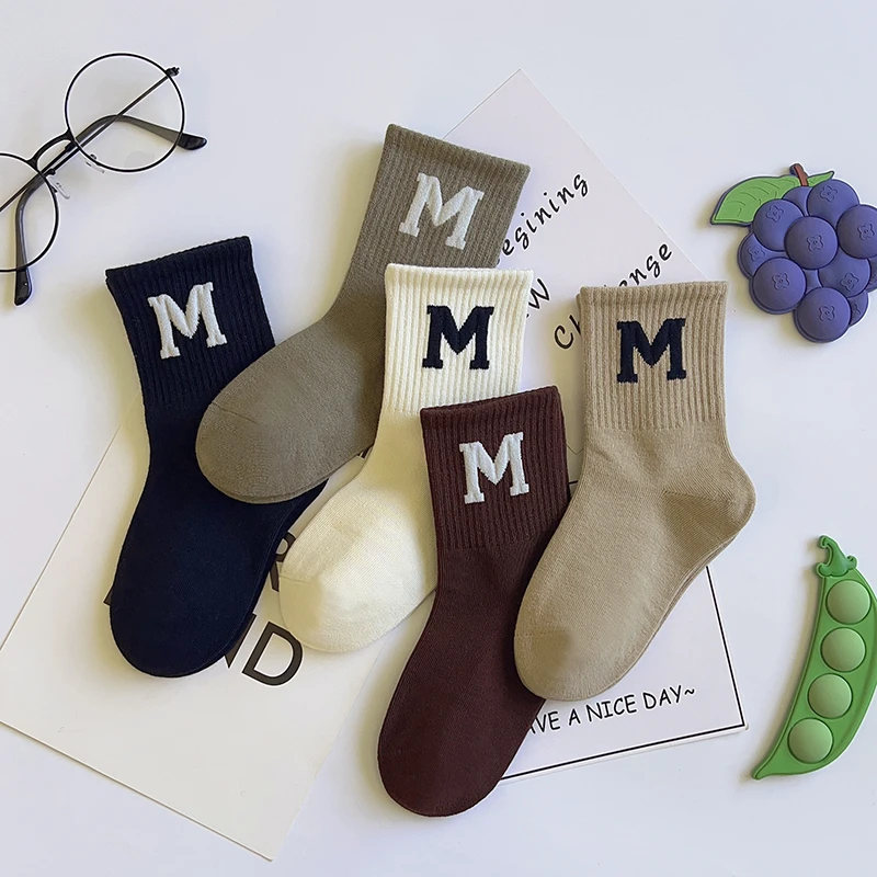 爱嘀嗒儿童袜子秋冬季精梳棉学院风字母男女童学生运动中高筒潮袜