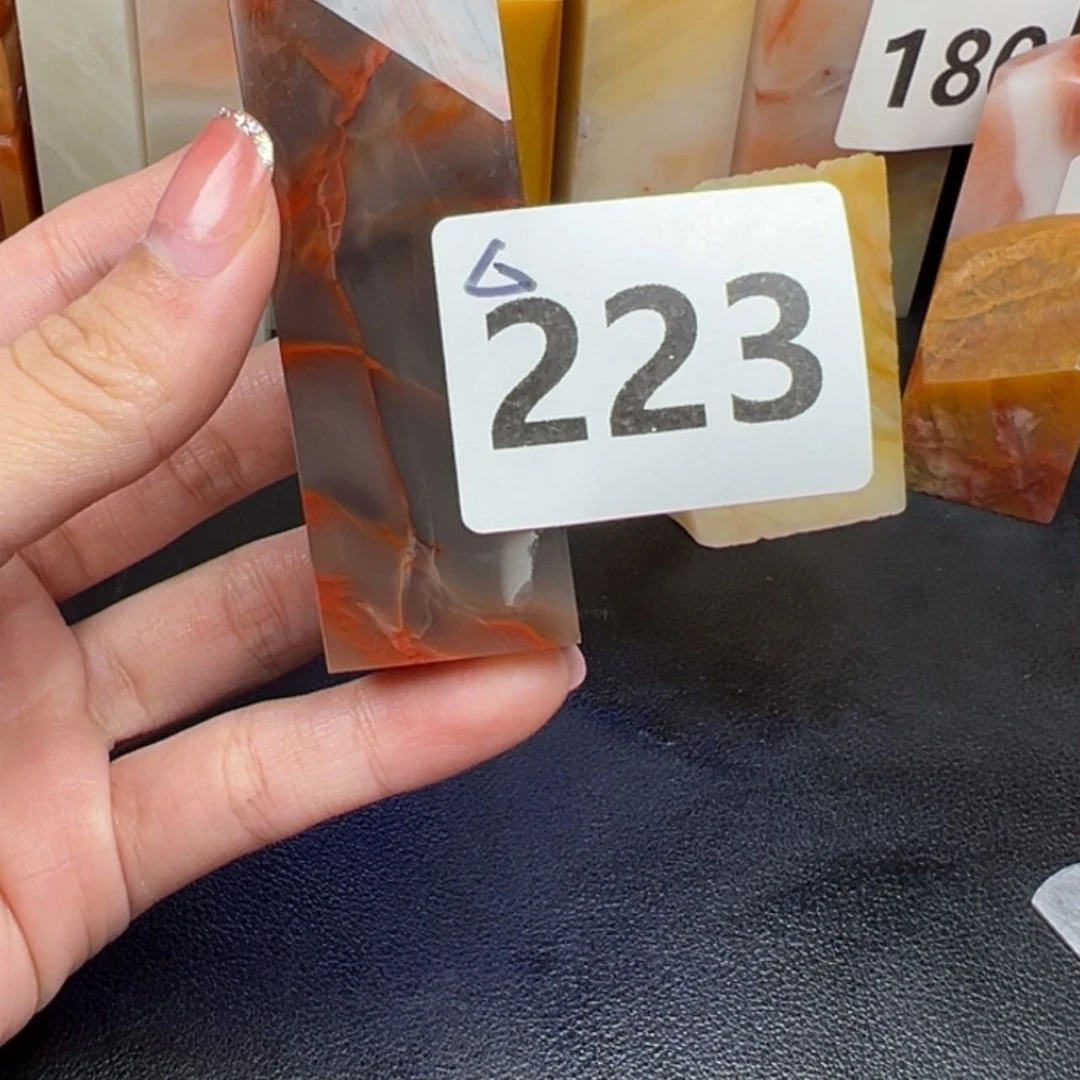 【闪购商品】老挝石欣****?