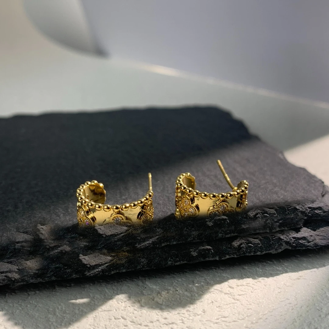 铜合金耳饰 2041时尚气质百搭简约精致轻奢耳钉