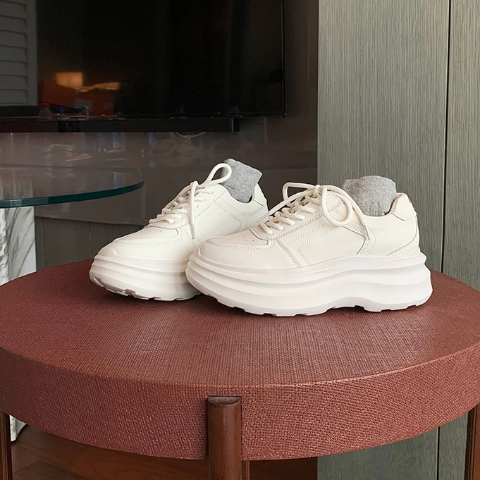 【熊小姐】 腿精玩家~松糕厚底增高休闲小白鞋女板鞋E4103078