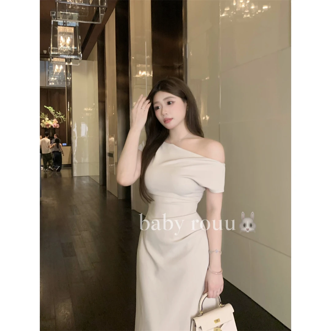 【现货】【优雅月光】温与柔高级感纯欲短袖斜肩开叉连衣裙