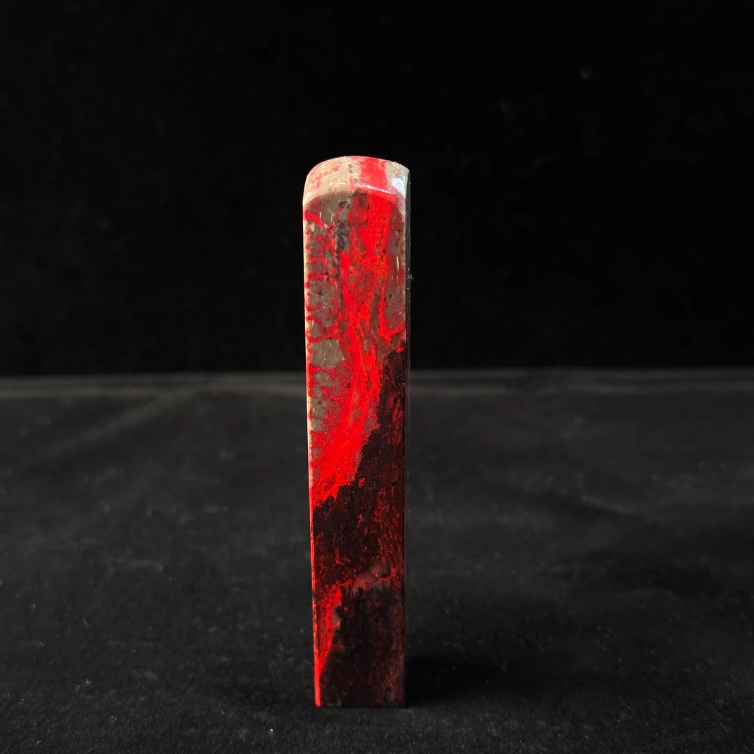 昌化鸡血石刘关张个性印章