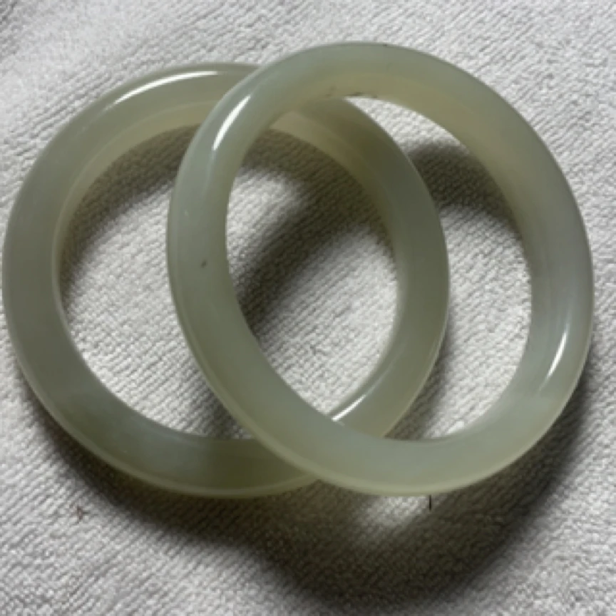 纯天然和田玉内扁外圆手镯！