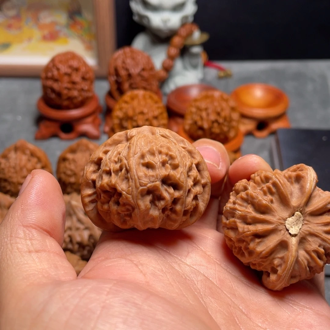 文玩核桃吊坠巴***教42宫灯全品