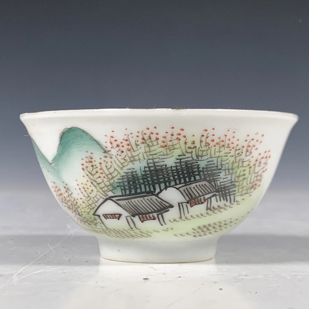 清 墨地粉彩山水纹杯1102