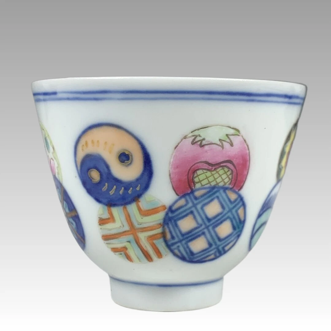 清 粉彩皮球花纹杯1632