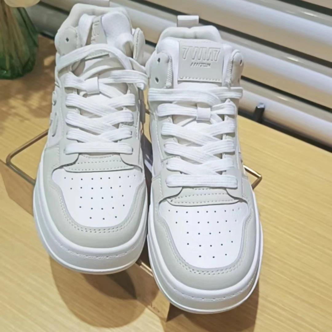 (新疆包邮）秋季新款潮流运动时尚休闲百搭厚底高帮可爱熊猫鞋