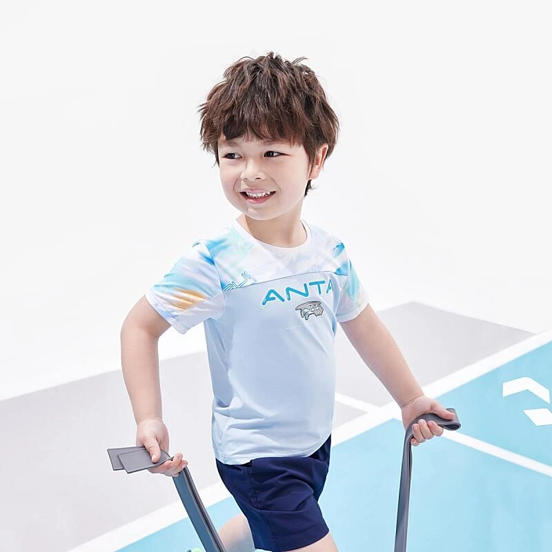ANTA/安踏儿童装23年夏款男小童跑步速干圆领短袖T恤352329117