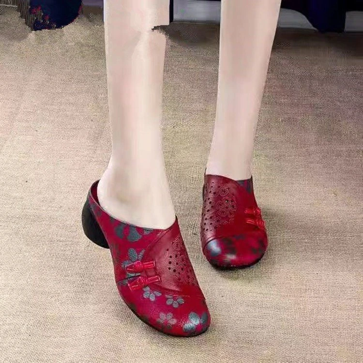 妈妈鞋凉鞋民族风软皮拖鞋女软底中跟镂空软皮凉拖包头半拖女拖鞋