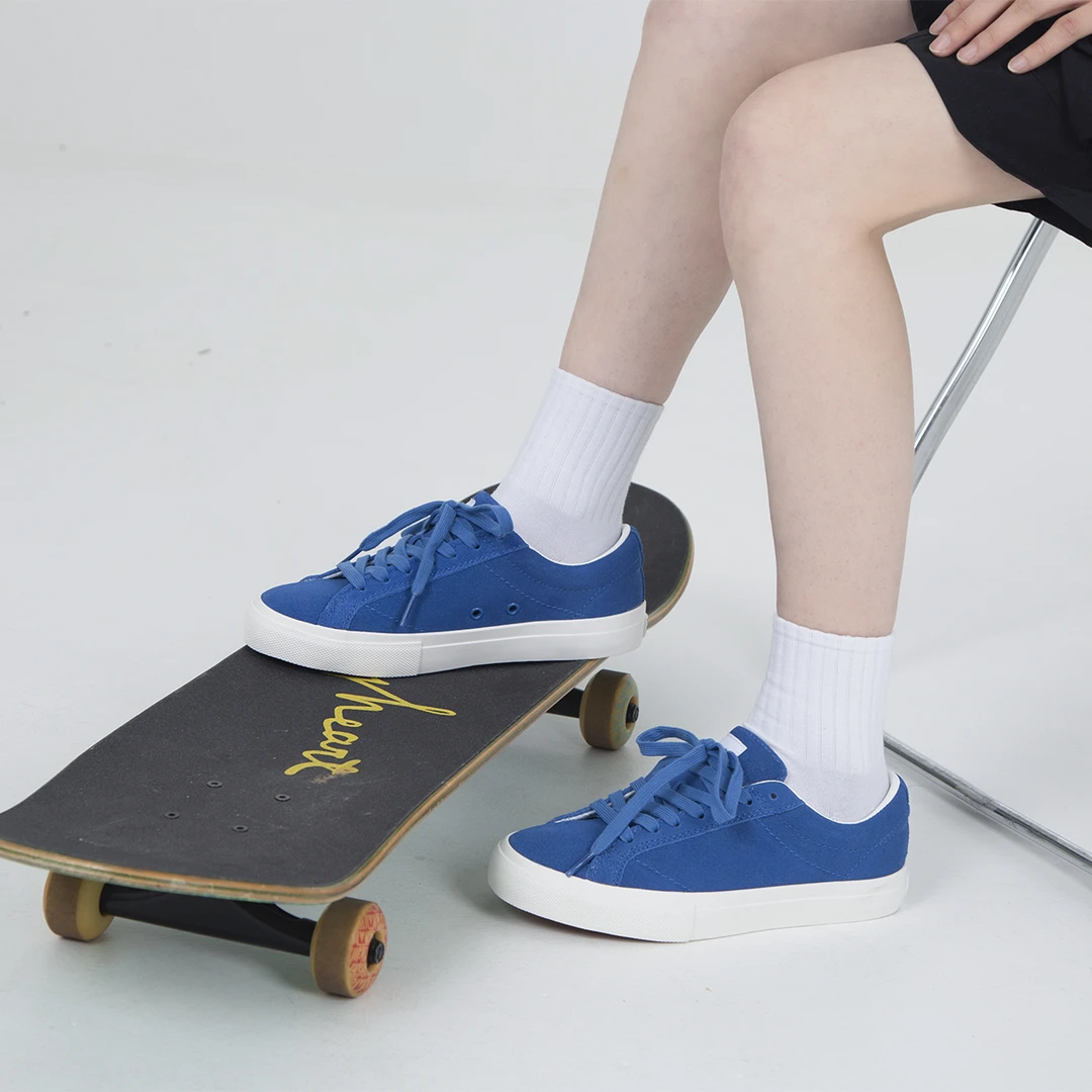 顽刻ollieskate克莱因蓝色翻毛皮休闲低帮男女情侣透气硫化滑板鞋