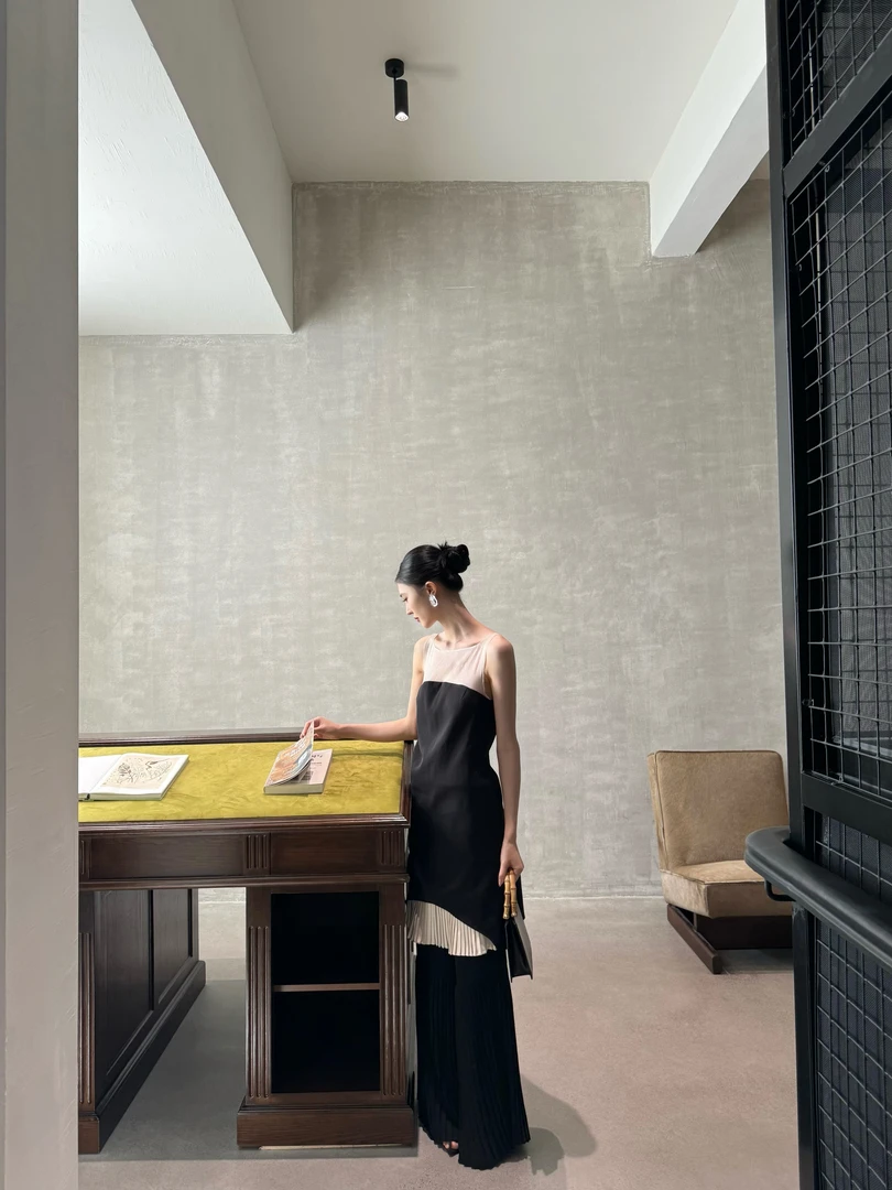 HEYI【典雅意象】小众设计百褶拼接后背U形薄纱连衣裙+百褶喇叭裤