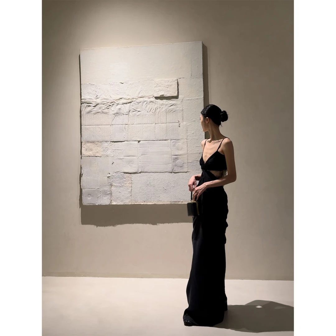 HEYI【艺术画展】可调节吊带显瘦小众设计感蕾丝拼接露背连衣裙