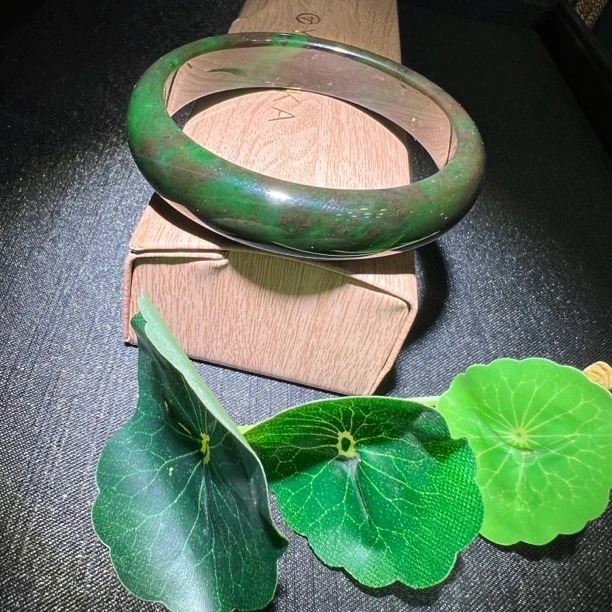 和田玉碧玉，手镯，七号矿红皮老油料，57.5*12.4