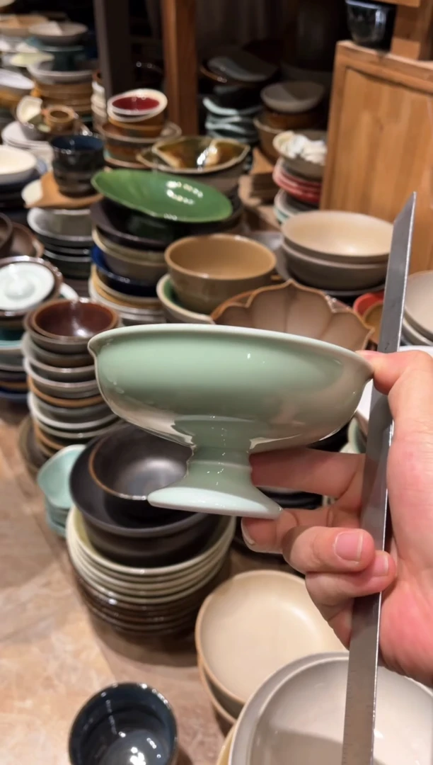【闪购商品】瓷片327   梅子青手工高足1个