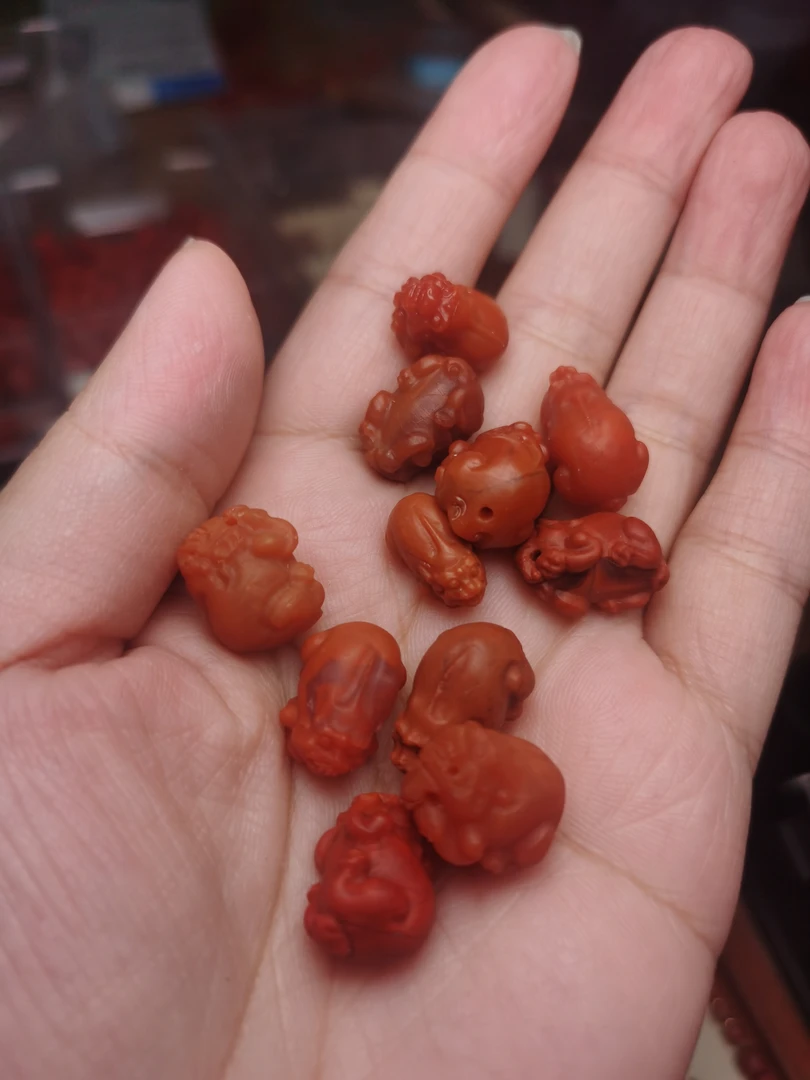 南红貔貅侧挂手机挂