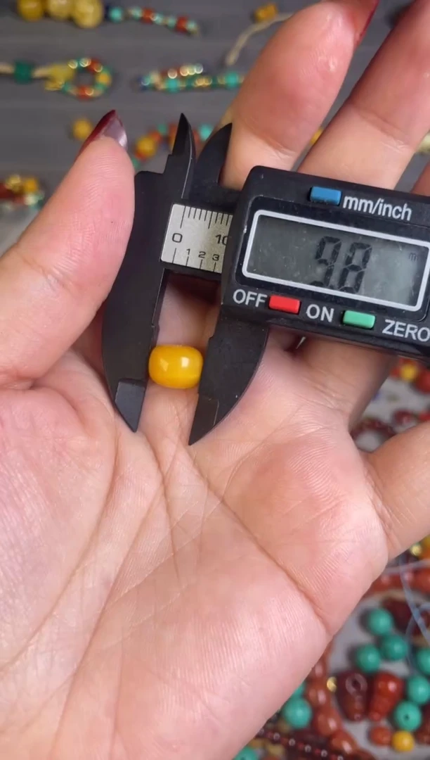 【闪购商品】琥珀裸石未镶嵌多样性发货