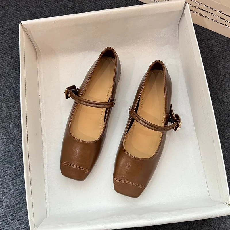 2025新款法式复古方粗跟气质时尚浅口一字带晚晚风百搭时尚单鞋女