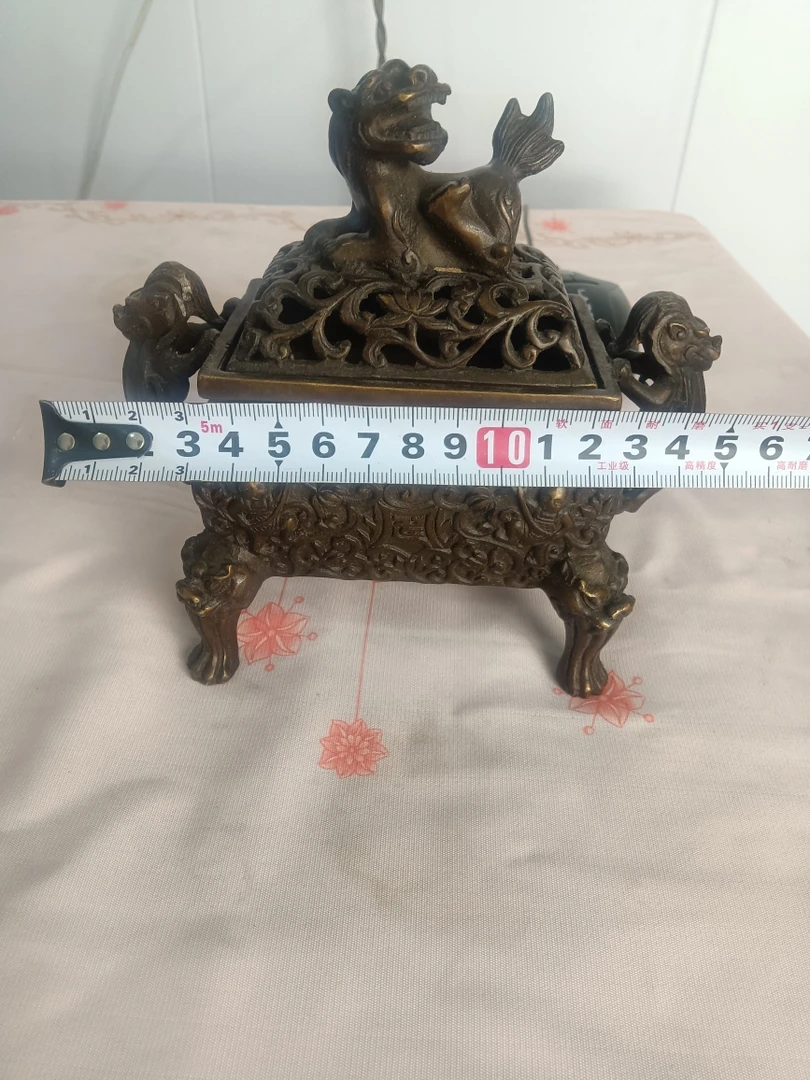 黄铜材质仿古做旧，兽耳熏香炉