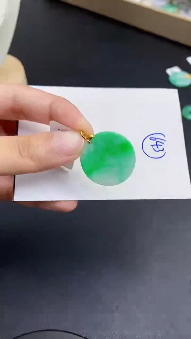 【闪购商品】翡翠颈饰18K金镶嵌0000000000