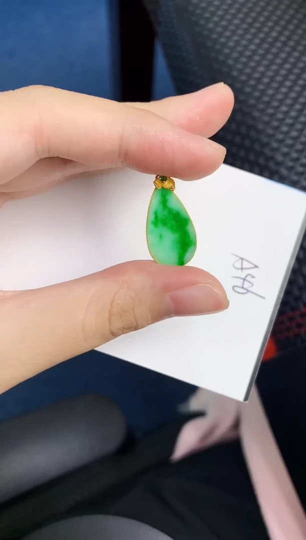 【闪购商品】翡翠颈饰18K金镶嵌000000000