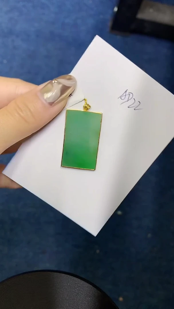 【闪购商品】翡翠颈饰18K金镶嵌000000000