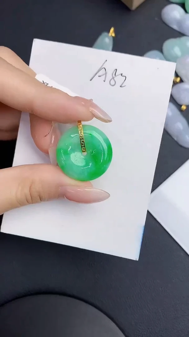 【闪购商品】翡翠颈饰18K金镶嵌00000000000