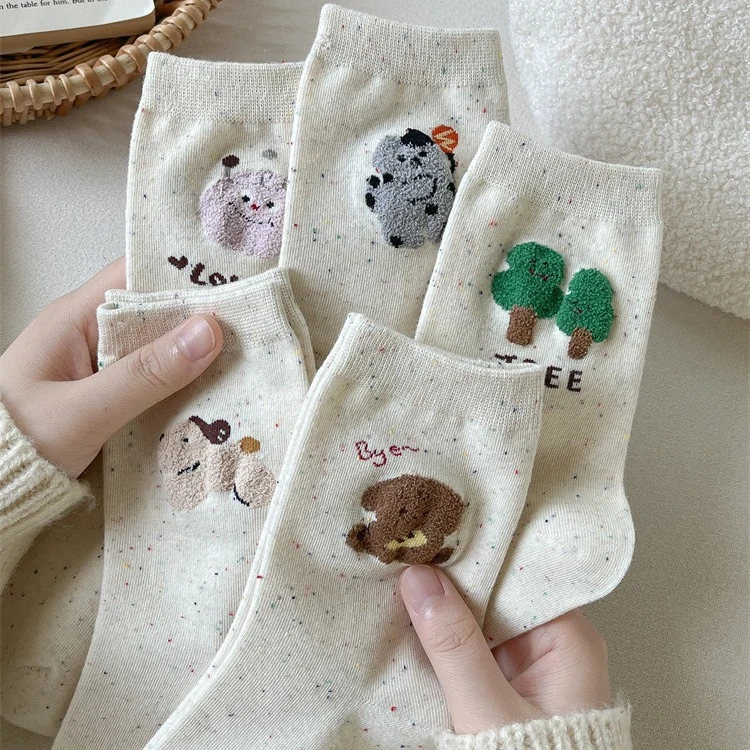 秋季新品袜子韩版卡通点子纱女中筒棉袜可爱百搭学生棉质女袜透气